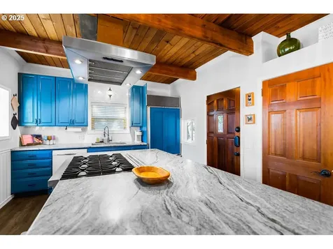3909 NW Rose Street Vancouver WA 98660