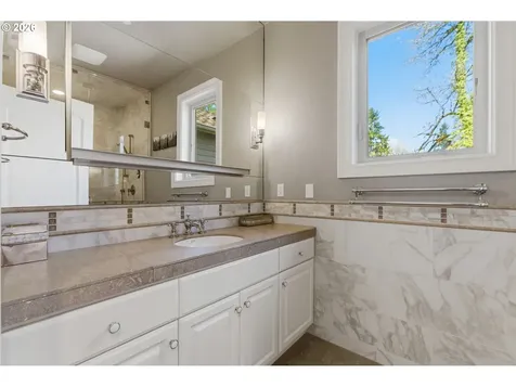 951 Atwater Road Lake Oswego OR 97034
