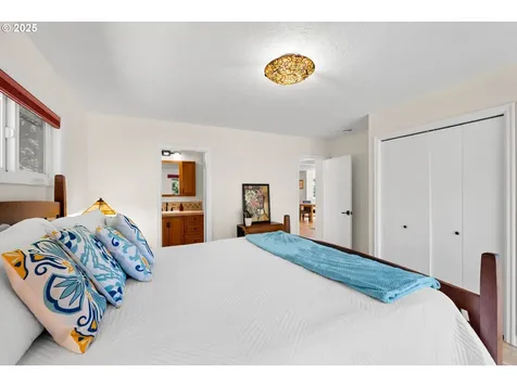 2245 SW Martha Street Portland OR 97239
