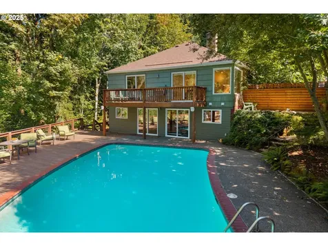 2245 SW Martha Street Portland OR 97239