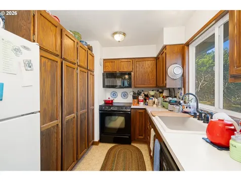 5750 Holly Avenue Cloverdale OR 97112