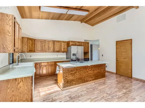 17708 SW Meadowbrook Way Beaverton OR 97078