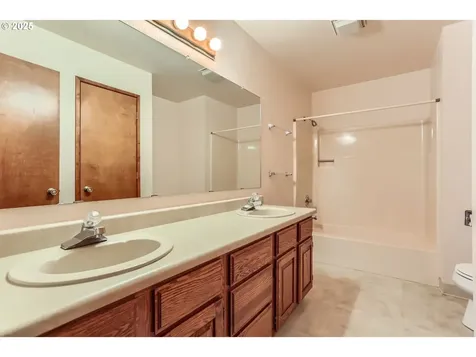 17708 SW Meadowbrook Way Beaverton OR 97078