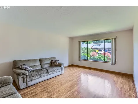 17708 SW Meadowbrook Way Beaverton OR 97078