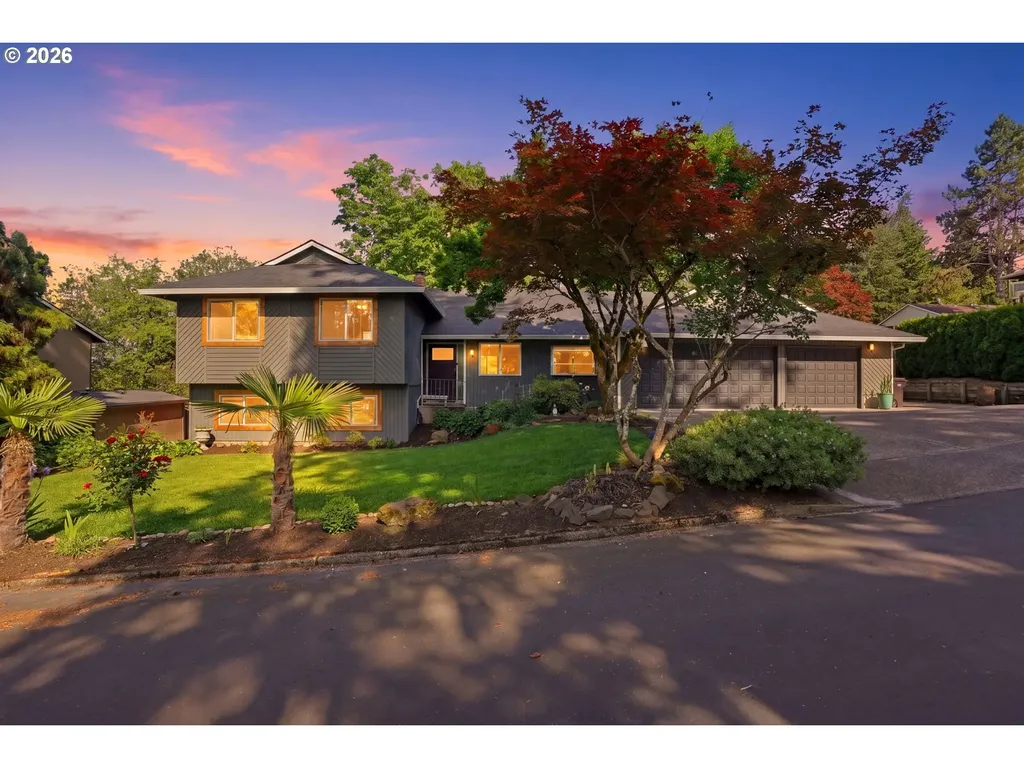 7748 Blinkhorn Way Gladstone OR 97027