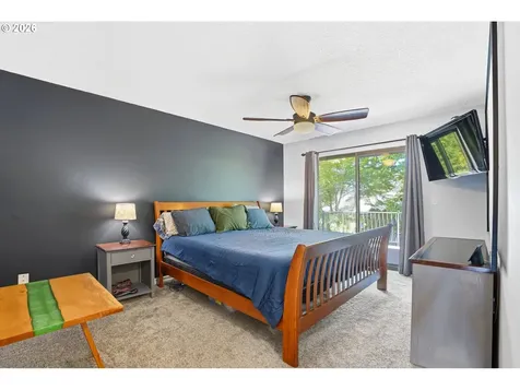 7748 Blinkhorn Way Gladstone OR 97027