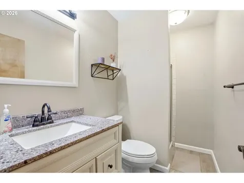 7748 Blinkhorn Way Gladstone OR 97027