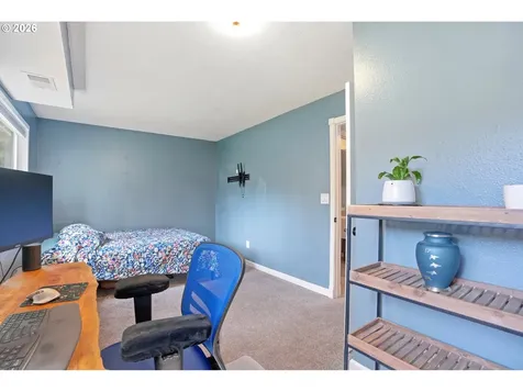 7748 Blinkhorn Way Gladstone OR 97027