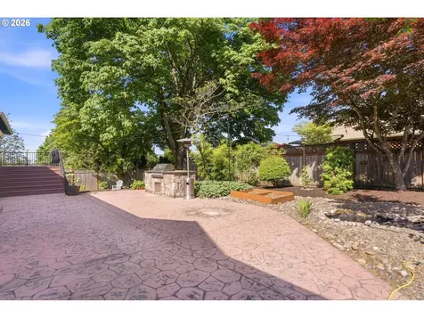 7748 Blinkhorn Way Gladstone OR 97027