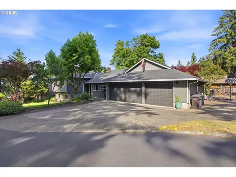 7748 Blinkhorn Way Gladstone OR 97027