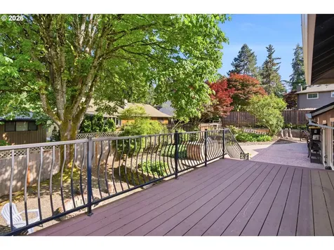 7748 Blinkhorn Way Gladstone OR 97027
