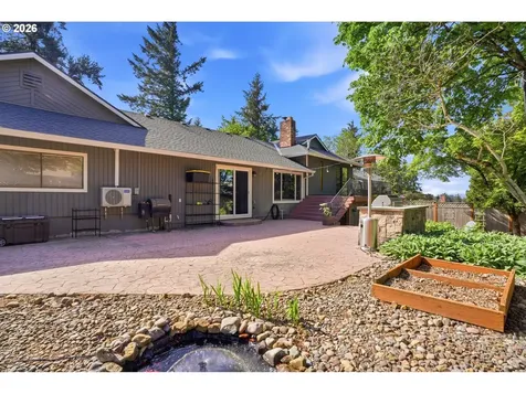 7748 Blinkhorn Way Gladstone OR 97027