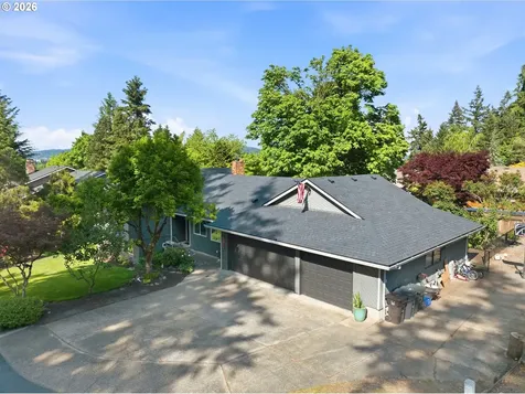 7748 Blinkhorn Way Gladstone OR 97027