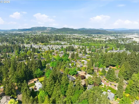 7748 Blinkhorn Way Gladstone OR 97027