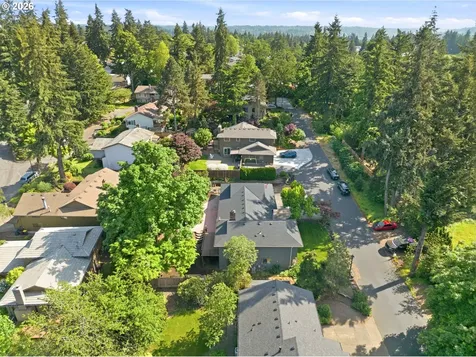 7748 Blinkhorn Way Gladstone OR 97027