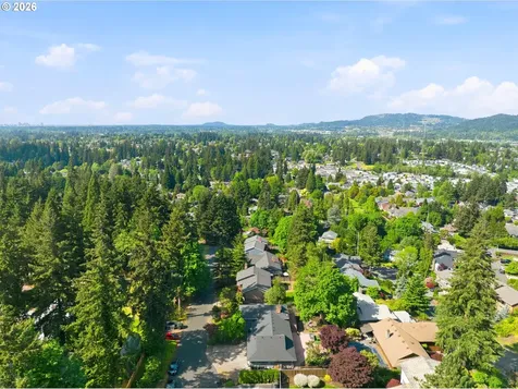 7748 Blinkhorn Way Gladstone OR 97027