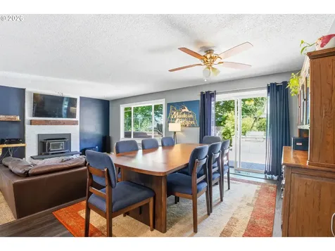 7748 Blinkhorn Way Gladstone OR 97027