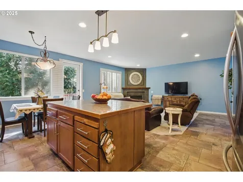 2351 NW Byrne Terrace Portland OR 97229
