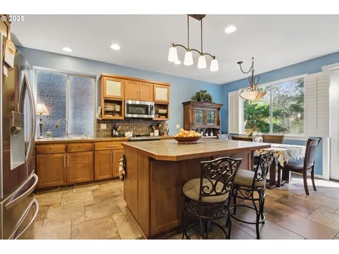 2351 NW Byrne Terrace Portland OR 97229