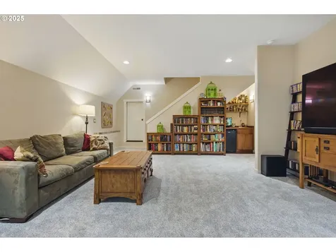 2351 NW Byrne Terrace Portland OR 97229