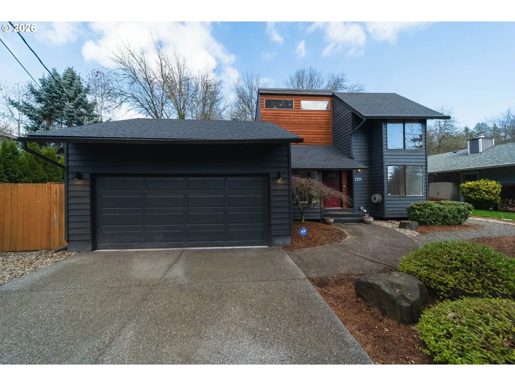 2235 SW Marigold Street Portland OR 97219