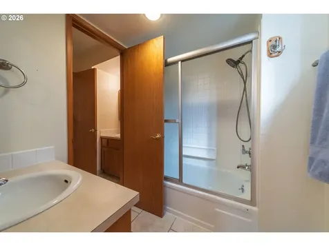 2235 SW Marigold Street Portland OR 97219