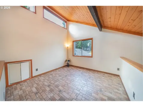 2235 SW Marigold Street Portland OR 97219