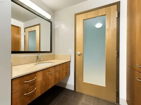 1221 SW 10th Avenue Portland OR 97205