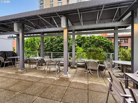 1221 SW 10th Avenue Portland OR 97205