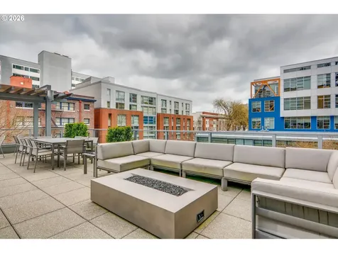 1221 SW 10th Avenue Portland OR 97205