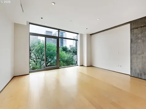 1221 SW 10th Avenue Portland OR 97205