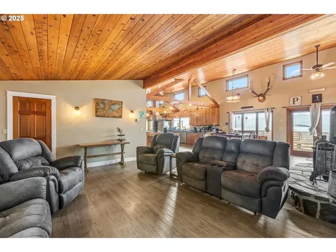 599 Horizon Lane Myrtle Creek OR 97457