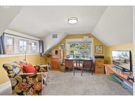 514 Norway Street Silverton OR 97381