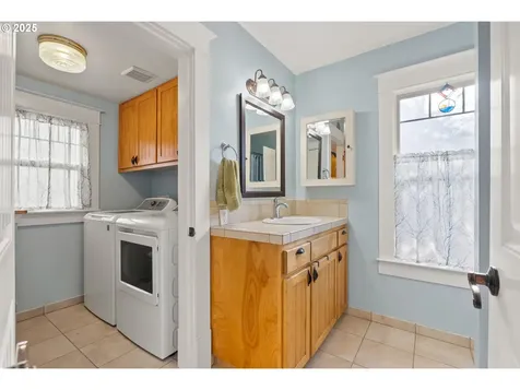 514 Norway Street Silverton OR 97381