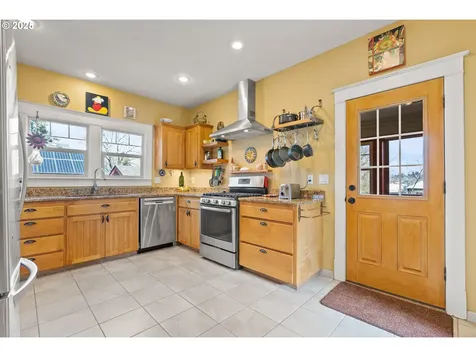 514 Norway Street Silverton OR 97381