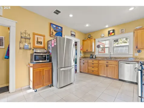 514 Norway Street Silverton OR 97381