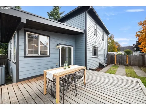 7217 N Catlin Avenue Portland OR 97203