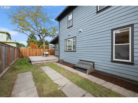 7217 N Catlin Avenue Portland OR 97203