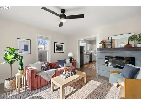 7217 N Catlin Avenue Portland OR 97203