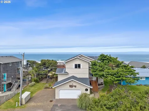 5203 NW Keel Avenue Lincoln City OR 97367