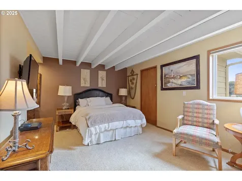 5203 NW Keel Avenue Lincoln City OR 97367