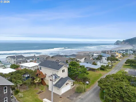 5203 NW Keel Avenue Lincoln City OR 97367