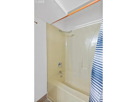 5203 NW Keel Avenue Lincoln City OR 97367