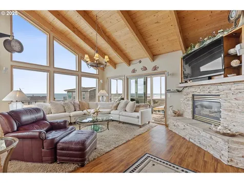 5203 NW Keel Avenue Lincoln City OR 97367
