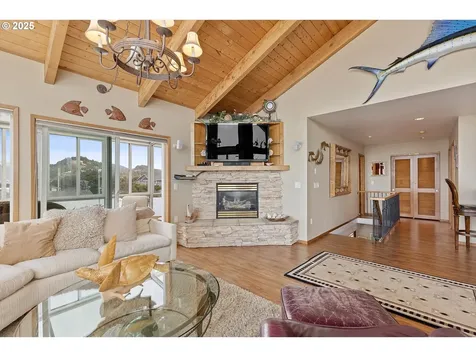 5203 NW Keel Avenue Lincoln City OR 97367