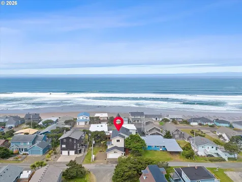 5203 NW Keel Avenue Lincoln City OR 97367