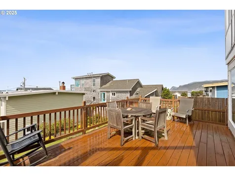 5203 NW Keel Avenue Lincoln City OR 97367