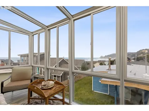 5203 NW Keel Avenue Lincoln City OR 97367