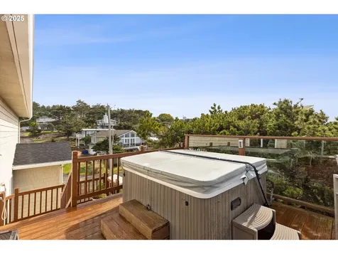 5203 NW Keel Avenue Lincoln City OR 97367
