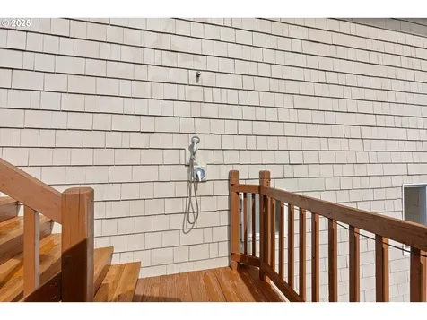 5203 NW Keel Avenue Lincoln City OR 97367